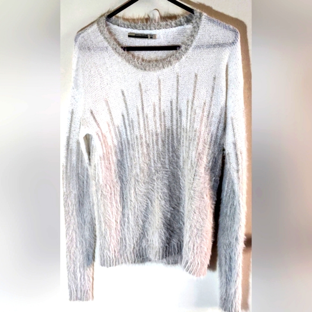 Apostrophe Women's size Petite Talla EG Cream Fluffy Pullover Sweater Long Slvs